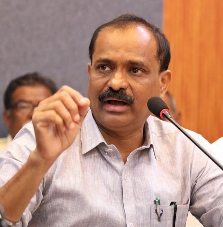 മുൻ ഭരണസമിതിയുടെ പരാജയം മറച്ചുവെക്കാൻ ശ്രമം വി.കെ പ്രശാന്തിന് മറുപടിയുമായി വി.വി രാജേഷ്