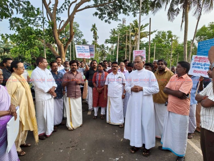 വേമ്പനാട്ട് കായലിലെ മണൽക്കൊള്ള പള്ളിപ്പുറത്ത് ജനകീയ പ്രക്ഷോഭം രണ്ടാംഘട്ടത്തിലേക്ക്