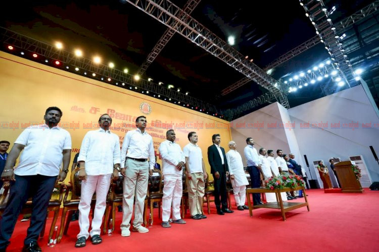 തമിഴ്‌നാടിന്റെ അമരത്ത് ഇനി ജോസഫ് വിജയ് മുഖ്യമന്ത്രിയായി സത്യപ്രതിജ്ഞ ചെയ്ത് അധികാരമേറ്റു