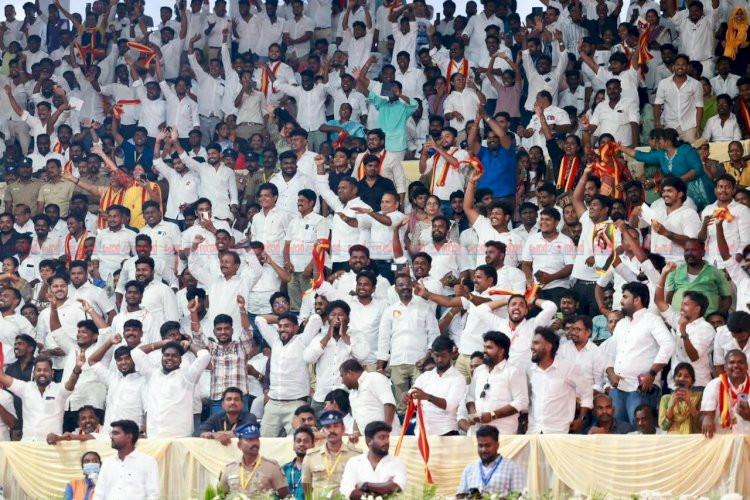 തമിഴ്‌നാടിന്റെ അമരത്ത് ഇനി ജോസഫ് വിജയ് മുഖ്യമന്ത്രിയായി സത്യപ്രതിജ്ഞ ചെയ്ത് അധികാരമേറ്റു