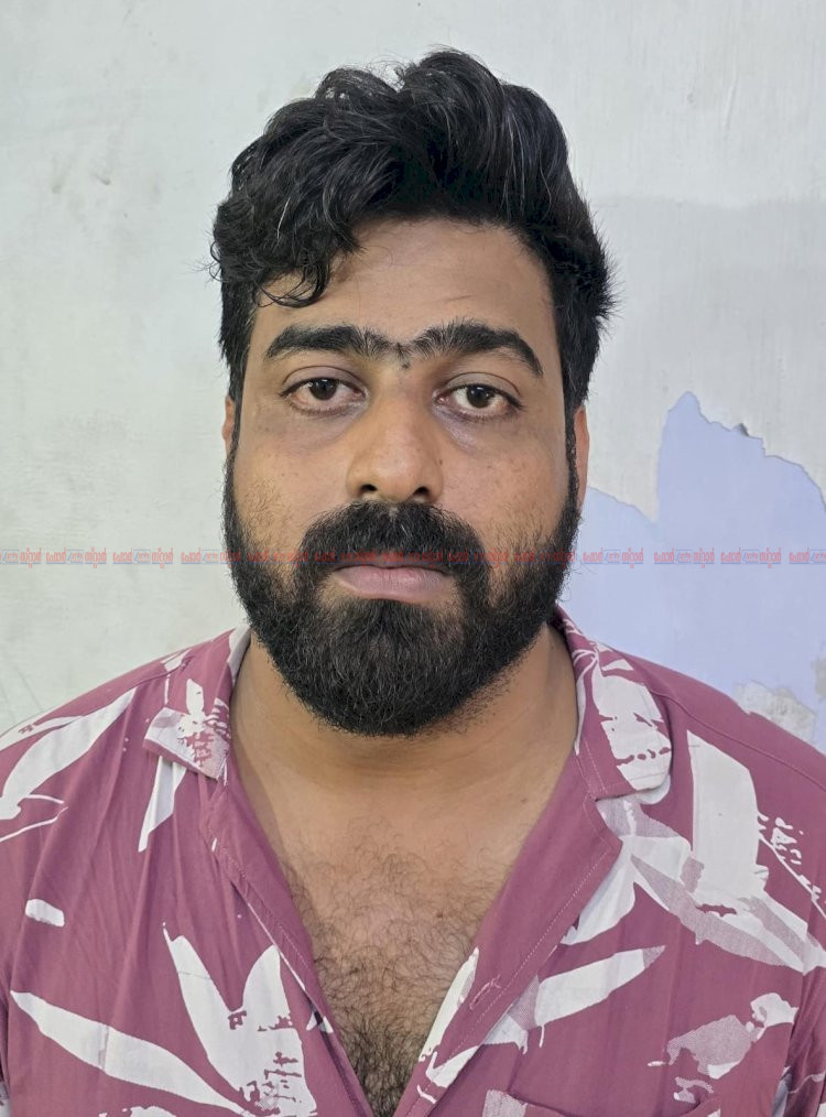 സൗഹൃദം നടിച്ച് സ്വർണ്ണവും പണവും തട്ടി പായിപ്ര സ്വദേശി ഷാലു കാലടി പോലീസിന്റെ പിടിയിൽ
