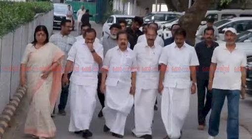 സതീശനോ വേണുഗോപാലോ? കേരളത്തിന്റെ നായകനെ സോണിയ തീരുമാനിക്കും ഹൈക്കമാൻഡ് ചർച്ചകൾ അവസാനഘട്ടത്തിൽ