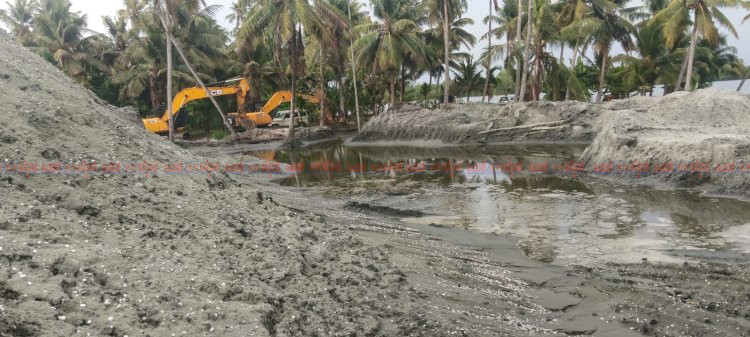 വേമ്പനാട് കായലിൽ അശാസ്ത്രീയ മണൽ ഖനനം തീരദേശവാസികൾ പ്രതിഷേധത്തിൽ