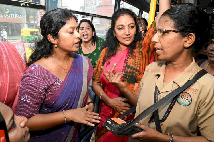 കെ.എസ്.ആർ.ടി.സി സൗജന്യ യാത്ര വാഗ്ദാനം ലംഘിച്ച യുഡിഎഫ് സർക്കാരിനെതിരെ മഹിളാ മോർച്ചയുടെ സംസ്ഥാന വ്യാപക പ്രതിഷേധം