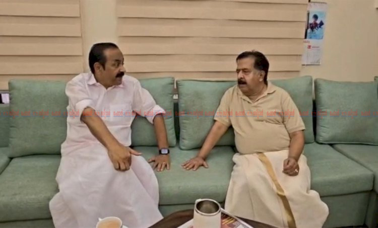 എന്റെ ജ്യേഷ്ഠസഹോദരൻ ചെന്നിത്തലയെ കണ്ട് അനുഗ്രഹം തേടി നിയുക്ത മുഖ്യമന്ത്രി വി.ഡി. സതീശൻ