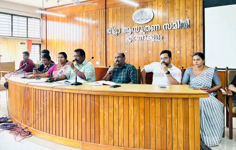 സ്കൂൾ തുറക്കും മുൻപ് അറ്റകുറ്റപ്പണി തീർക്കണം; 35,000 രൂപ വീതം അനുവദിച്ച് എറണാകുളം ജില്ലാ പഞ്ചായത്ത്