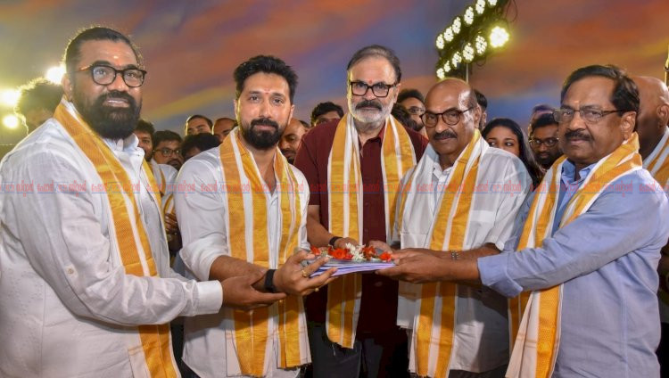 ചിരഞ്ജീവിയും ബോബി കൊല്ലിയും ചിരു 158 പൂജ ചടങ്ങുകളോടെ ആരംഭിച്ചു, അനശ്വര രാജനും പ്രധാന വേഷത്തിൽ