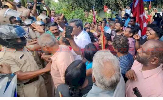 മലയിടംതുരുത്ത് കുടിയൊഴിപ്പിക്കൽ: ശനിയാഴ്ചയ്ക്കകം പൂർത്തിയാക്കാൻ കോടതിയുടെ കർശന നിർദേശം