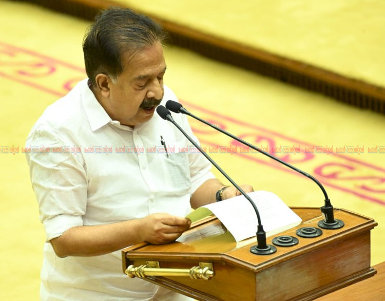 ഇടിയും തൊഴിയും ചീത്തവിളിയും ഇനി നടക്കില്ല ​കേരളാ പൊലീസിൽ വൻ അഴിച്ചുപണി ആഭ്യന്തര മന്ത്രി രമേശ് ചെന്നിത്തല