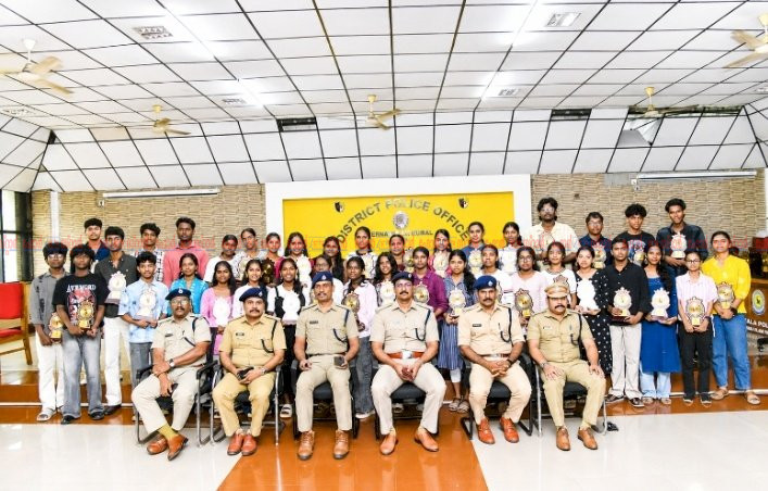 ​ആലുവയിൽ എസ്‌സി,എസ്‌ടി മോണിറ്ററിംഗ് കമ്മിറ്റി യോഗവും ഉന്നത വിജയം നേടിയവർക്കുള്ള അവാർഡ് വിതരണവും നടന്നു