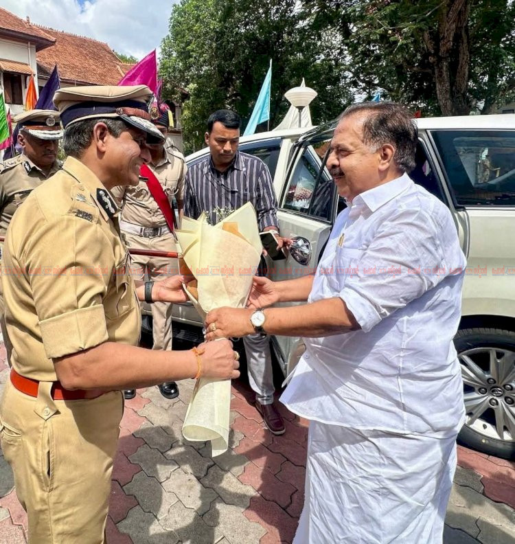 ലഹരിക്കെതിരെ ഓപ്പറേഷൻ തൂഫാൻ പോലീസ് സ്റ്റേഷനുകളിൽ പുതിയ മാറ്റങ്ങളുമായി ആഭ്യന്തരമന്ത്രി രമേശ് ചെന്നിത്തല