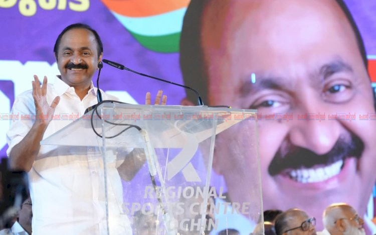 മുഖ്യമന്ത്രി പദവി എളുപ്പമല്ല സതീശന്റേത് വലിയ ഉത്തരവാദിത്തം മമ്മൂട്ടി, ഖജനാവ് ജനങ്ങളുടേതെന്ന് വി.ഡി. സതീശൻ