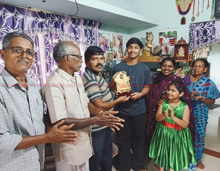 മൂവാറ്റുപുഴയിൽ എസ്.എസ്.എൽ.സി പ്രതിഭകളെ അനുമോദിച്ച് സി.പി.ഐ പുളിഞ്ചോട് ബ്രാഞ്ച്