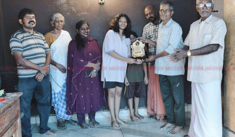 മൂവാറ്റുപുഴയിൽ എസ്.എസ്.എൽ.സി പ്രതിഭകളെ അനുമോദിച്ച് സി.പി.ഐ പുളിഞ്ചോട് ബ്രാഞ്ച്