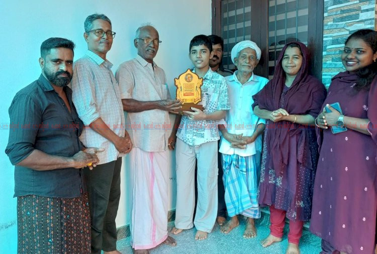 മൂവാറ്റുപുഴയിൽ എസ്.എസ്.എൽ.സി പ്രതിഭകളെ അനുമോദിച്ച് സി.പി.ഐ പുളിഞ്ചോട് ബ്രാഞ്ച്