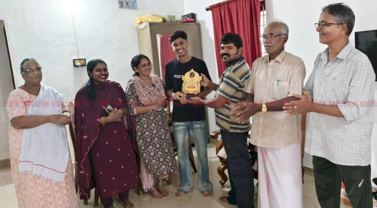 മൂവാറ്റുപുഴയിൽ എസ്.എസ്.എൽ.സി പ്രതിഭകളെ അനുമോദിച്ച് സി.പി.ഐ പുളിഞ്ചോട് ബ്രാഞ്ച്