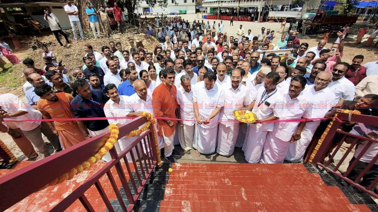 ​കൊട്ടിയൂർ ക്ഷേത്രത്തിന് മാസ്റ്റർ പ്ലാൻ രണ്ട് വർഷത്തിനകം ശബരിമലയെപ്പോലെ പ്രധാന തീർത്ഥാടന കേന്ദ്രമാക്കുമെന്ന് മന്ത്രി കെ. മുരളീധരൻ