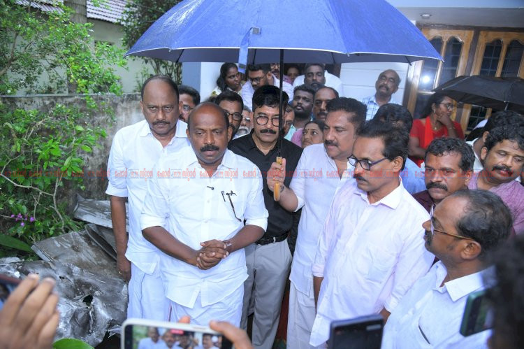 കായംകുളം തീപിടുത്തം നാശനഷ്ടം അടിയന്തരമായി കണക്കാക്കാൻ മന്ത്രി എം. ലിജുവിന്റെ നിർദ്ദേശം