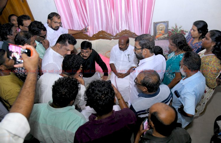 കായംകുളം തീപിടുത്തം നാശനഷ്ടം അടിയന്തരമായി കണക്കാക്കാൻ മന്ത്രി എം. ലിജുവിന്റെ നിർദ്ദേശം
