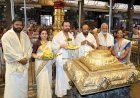 ഗുരുവായൂരപ്പന് 25 പവന്റെ സ്വർണ്ണക്കിരീടം സമർപ്പിച്ചു വഴിപാടായി നൽകിയത് നന്തിലത്ത് ഗ്രൂപ്പ് ഉടമ ഗോപു നന്തിലത്ത്