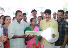 ​പി.എം ജൻമൻ പദ്ധതി വയനാട്ടിൽ അഞ്ച് കുടുംബങ്ങൾക്ക് ഇനി സ്വന്തം വീട്‌ താക്കോൽദാനം മന്ത്രി അഡ്വ. ടി. സിദ്ധിഖ് നിർവഹിച്ചു