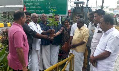 ഭൂമിയെ കാക്കാൻ കൈകോർത്ത് മൂവാറ്റുപുഴ സിപിഐ ടൗൺ ലോക്കൽ കമ്മിറ്റി ‘ഓർമ്മമരം’ നട്ടു