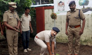 ലോക പരിസ്ഥിതി ദിനം കൊച്ചി പോലീസ് ആസ്ഥാനത്ത് തൈ നട്ട് കമ്മീഷണർ എസ്. കാളിരാജ് മഹേഷ് കുമാർ