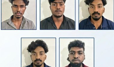 മൂവാറ്റുപുഴയിൽ യുവതിക്ക് നേരെ അർദ്ധരാത്രിയിൽ അതിക്രമം മാരകായുധങ്ങളുമായി പിന്തുടർന്ന അഞ്ച് യുവാക്കൾ അറസ്റ്റിൽ