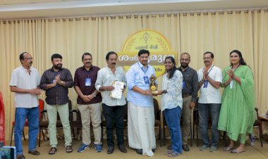 ശംഖുമുദ്ര പുരസ്‌കാരങ്ങൾ വിതരണം ചെയ്തു സംവിധായകൻ ടി.എസ് സുരേഷ് ബാബു ഉദ്ഘാടനം നിർവ്വഹിച്ചു