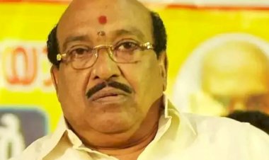 സുധീരൻ കട്ടപ്പുറത്തിരിക്കുന്ന വണ്ടി എനിക്കെതിരായ നീക്കങ്ങൾക്ക് പിന്നിൽ വി.എം സുധീരൻ വെള്ളാപ്പള്ളി നടേശൻ
