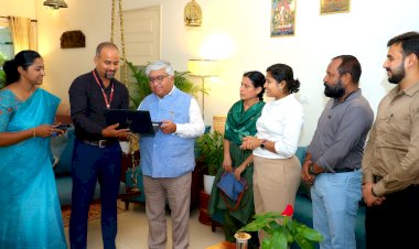 സെൻസസ് സെൽഫ് എന്യൂമറേഷൻ ഹൈക്കോടതി ചീഫ് ജസ്റ്റിസ് വിവരശേഖരണം പൂർത്തിയാക്കി എറണാകുളത്ത് പങ്കാളികളായി 66,000 പേർ