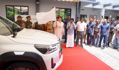 വന്യജീവി അക്രമങ്ങൾക്ക് തടയിടാൻ നിലമ്പൂർ ആർ.ആർ.ടിക്ക് 53 ലക്ഷത്തിന്റെ ഓഫ് റോഡ് വാഹനം കൈമാറി പ്രിയങ്ക ഗാന്ധി