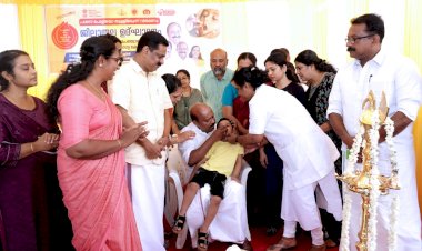​കുഞ്ഞുങ്ങൾക്ക് പോളിയോ തുള്ളിമരുന്ന് നൽകി മന്ത്രി എം. ലിജു; ആലപ്പുഴയിൽ 96,972 കുട്ടികൾക്ക് പ്രതിരോധം