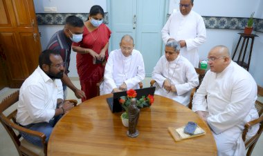 ഡിജിറ്റൽ സെൻസസ് 2027 വരാപ്പുഴ ആർച്ച് ബിഷപ്പ് ഡോ. ജോസഫ് കളത്തിപ്പറമ്പിൽ സെൽഫ് ഇന്യൂമറേഷൻ പൂർത്തിയാക്കി