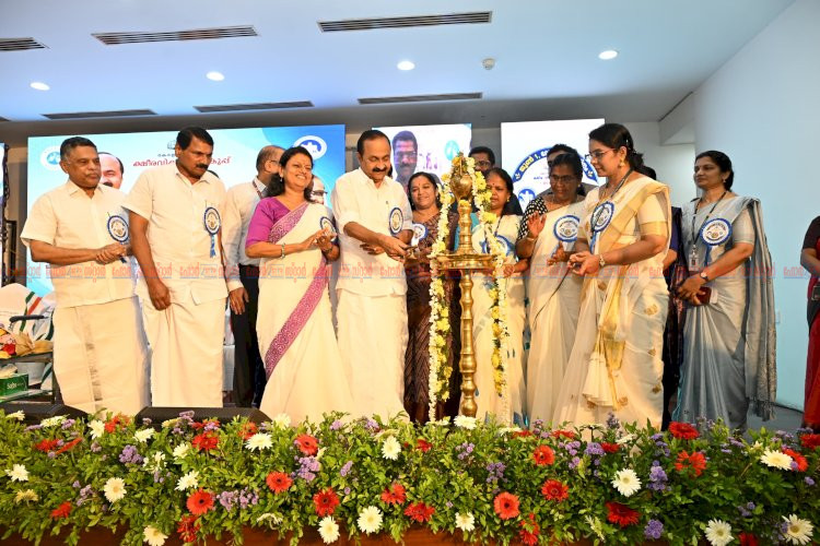 മൂന്ന് വർഷത്തിനുള്ളിൽ പാൽ ഉൽപ്പാദനം ഒരു കോടി ലിറ്ററാക്കും, കാലിത്തീറ്റ വിലക്കയറ്റത്തിൽ കർശന ഇടപെടൽ മുഖ്യമന്ത്രി വി.ഡി. സതീശൻ