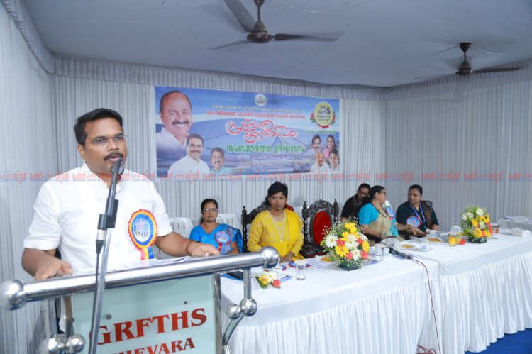 ​സൗജന്യ വിമാനയാത്രയും കൗൺസലിംഗും ഫിഷറീസ് സ്കൂളുകളെ അന്താരാഷ്ട്ര നിലവാരത്തിലേക്ക് ഉയർത്താൻ സർക്കാർ
