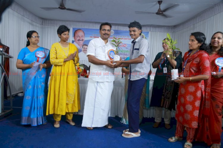 ​സൗജന്യ വിമാനയാത്രയും കൗൺസലിംഗും ഫിഷറീസ് സ്കൂളുകളെ അന്താരാഷ്ട്ര നിലവാരത്തിലേക്ക് ഉയർത്താൻ സർക്കാർ