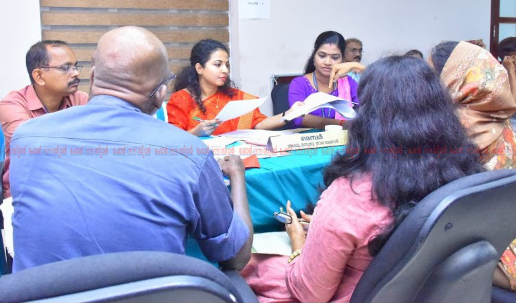 പട്ടികജാതി പട്ടികവർഗ കമ്മീഷൻ സിറ്റിങ് 45 പരാതികൾക്ക് അടിയന്തര പരിഹാരം ആശ്രിത നിയമന പരാതിയിൽ അന്വേഷണത്തിന് ഉത്തരവ്