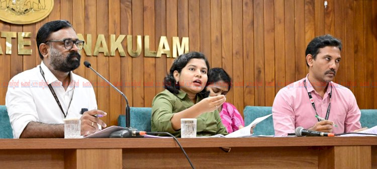 എറണാകുളം ജില്ലാ ഏകജാലക ക്ലിയറൻസ് ബോർഡ് യോഗം 16 അപേക്ഷകൾ തീർപ്പാക്കി വ്യവസായ നിക്ഷേപങ്ങൾക്ക് മുൻഗണന നൽകാൻ കളക്ടർ