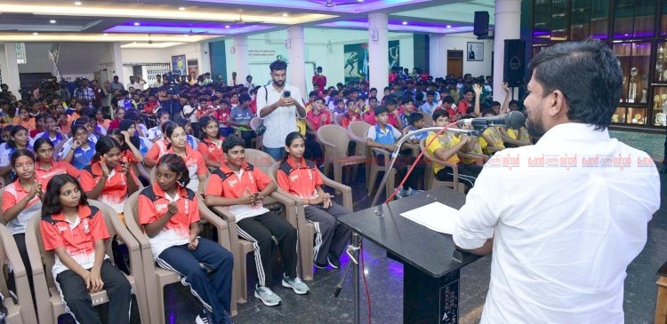 വേൾഡ് കപ്പ് ആവേശവുമായി ട്രൈയോണ്ട 2026 ഫാൻസ് ഷോയും പ്രദർശന മത്സരവും മന്ത്രി ഒ. ജെ. ജനീഷ് ഉദ്ഘാടനം ചെയ്തു
