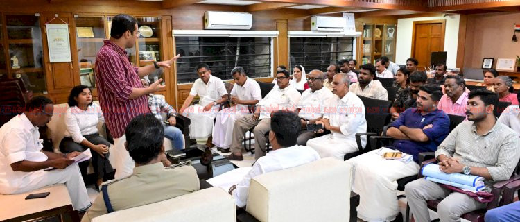 പര്യത്തുകാവ് ഭൂമി തർക്കം പരിഹരിച്ചു നിവാസികൾക്ക് അഞ്ച് സെന്റ് സ്ഥലവും വഴിയും നൽകാൻ തീരുമാനം ഒരു വർഷത്തിനകം വീട് വെച്ച് നൽകുമെന്ന് മന്ത്രി റോജി എം. ജോൺ