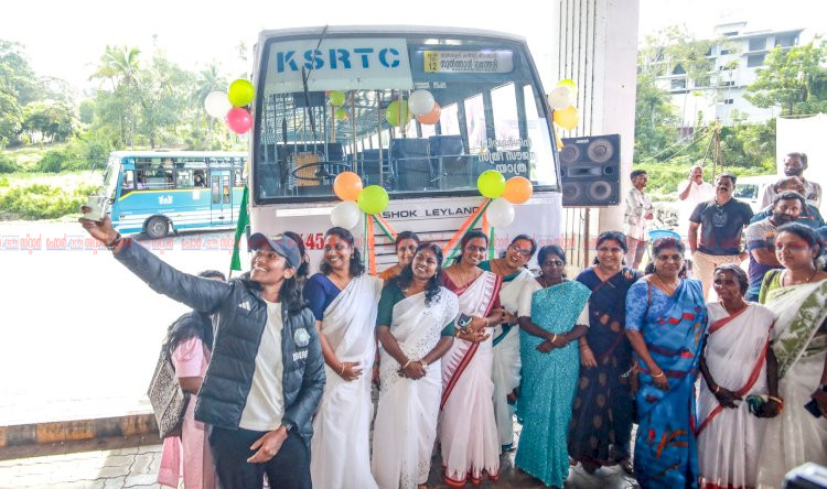 പ്രിയദർശിനി സ്ത്രീ സൗജന്യ യാത്രാ പദ്ധതിക്ക് കൽപ്പറ്റയിൽ തുടക്കം മന്ത്രി ടി. സിദ്ദിഖ് ഫ്ലാഗ് ഓഫ് ചെയ്തു ​ക്രിക്കറ്റ് താരം സജന സജീവന് ആദ്യ ടിക്കറ്റ്