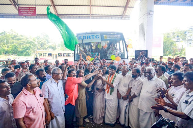പ്രിയദർശിനി സ്ത്രീ സൗജന്യ യാത്രാ പദ്ധതിക്ക് കൽപ്പറ്റയിൽ തുടക്കം മന്ത്രി ടി. സിദ്ദിഖ് ഫ്ലാഗ് ഓഫ് ചെയ്തു ​ക്രിക്കറ്റ് താരം സജന സജീവന് ആദ്യ ടിക്കറ്റ്