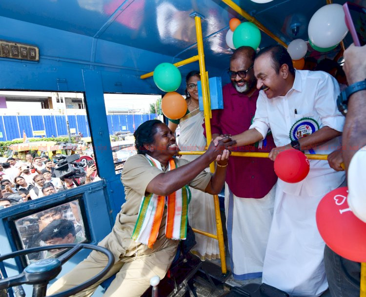 സ്ത്രീകൾക്ക് സൗജന്യ യാത്ര ഔദാര്യമല്ല, അവകാശം കെഎസ്ആർടിസിയുടെ പ്രിയദർശിനി പദ്ധതിയുടെ ഉദ്ഘാടനം മുഖ്യമന്ത്രി വി.ഡി. സതീശൻ നിർവ്വഹിച്ചു