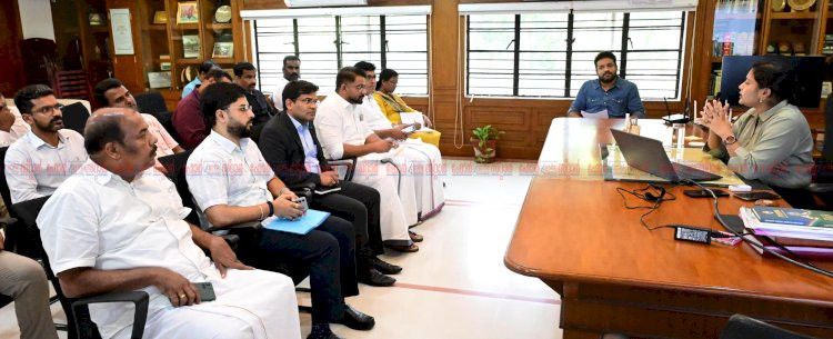 പമ്പുകളിൽ ഇന്ധനക്ഷാമമില്ല, കുപ്പികളിൽ പെട്രോളും ഡീസലും തരില്ല കടുത്ത നിയന്ത്രണങ്ങളുമായി കളക്ടർ ജി പ്രിയങ്ക