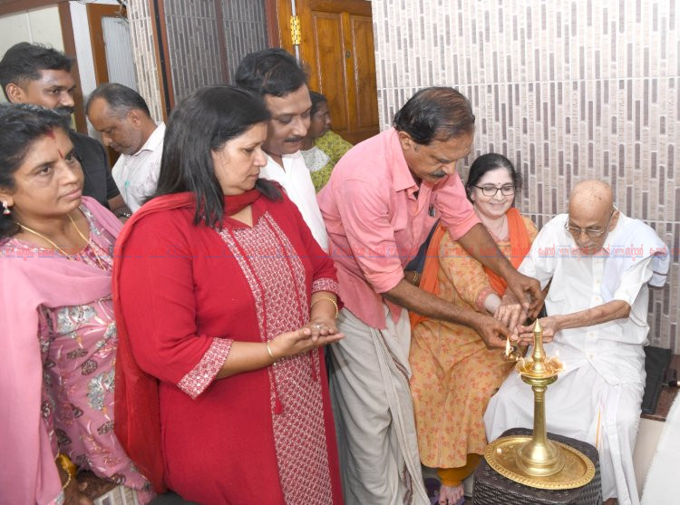 ആ ഓർമ്മകൾക്ക് പ്രണാമം പി.എൻ. പണിക്കരുമായുള്ള ആത്മബന്ധം പങ്കുവെച്ച് കല്ലേലി രാഘവൻ പിള്ള