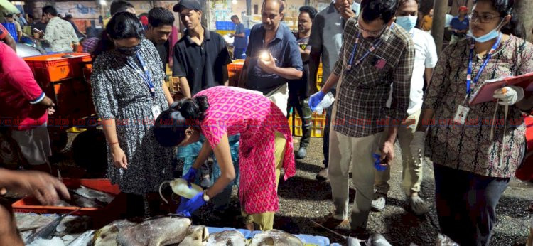 ​കോഴിക്കോട് മത്സ്യ മാർക്കറ്റുകളിൽ മിന്നൽ പരിശോധന ട്യൂണ മത്സ്യം പിടിച്ചെടുത്ത് നശിപ്പിച്ചു ജാഗ്രതാ നിർദ്ദേശവുമായി ഭക്ഷ്യസുരക്ഷാ വകുപ്പ്