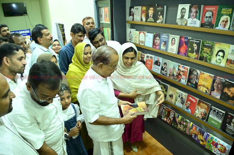 10 ലക്ഷം രൂപ ചെലവിൽ അത്യാധുനിക സൗകര്യങ്ങൾ മലപ്പുറം ശിഹാബ് തങ്ങൾ ലൈബ്രറി മന്ത്രി പി.കെ കുഞ്ഞാലിക്കുട്ടി നാടിന് സമർപ്പിച്ചു