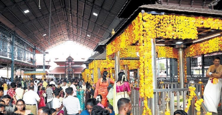 മക്കൾക്ക് കാണാം മാതാപിതാക്കളുടെ കല്യാണം ​ഗുരുവായൂരിൽ സ്പോട്ട് മാര്യേജ് തരംഗമാകുന്നു