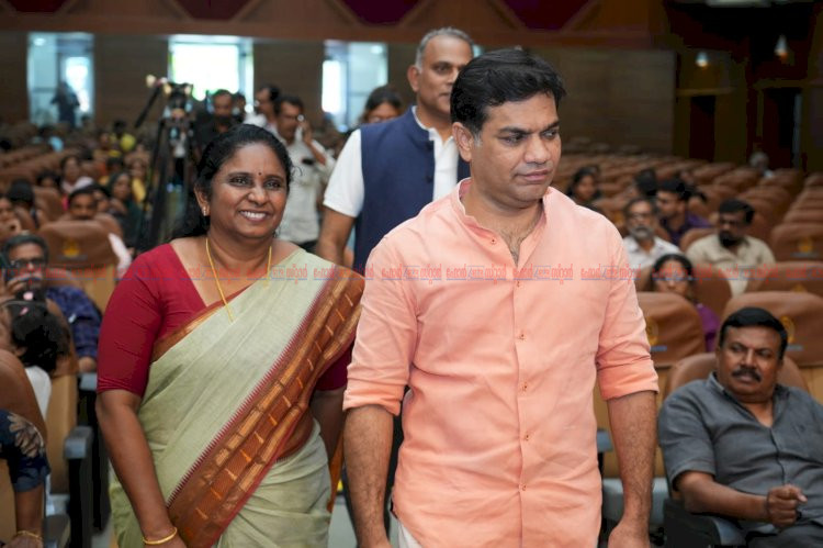 കൊച്ചിയിൽ ഗ്രാമോദയ ലോഞ്ച് എക്‌സ്‌പോയ്ക്ക് തുടക്കമായി രാജ്യത്തെ ആദ്യ ഗ്രാമീണ ഇ കൊമേഴ്‌സ് വിപണിക്ക് വൻ സ്വീകാര്യത ഹൈബി ഈഡൻ എം.പി